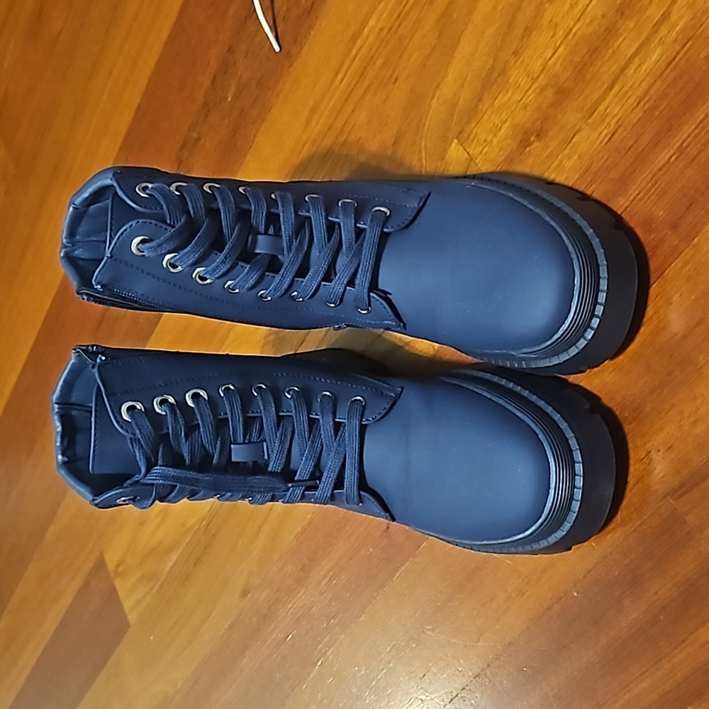 Navy combat boots